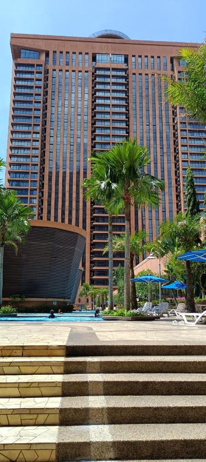 Plaza Apartment At Berjaya Times Square Kl Куала Лумпур Екстериор снимка