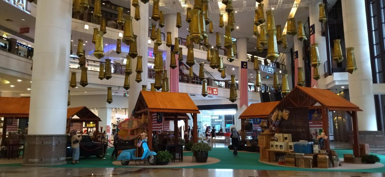 Plaza Apartment At Berjaya Times Square Kl Куала Лумпур Екстериор снимка