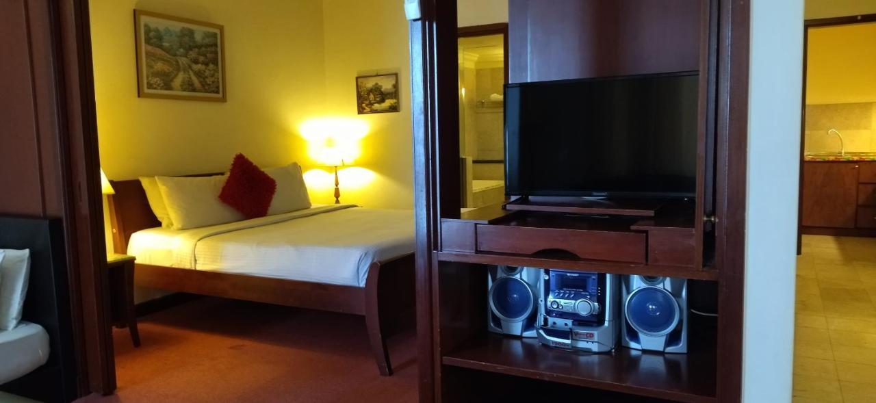 Plaza Apartment At Berjaya Times Square Kl Куала Лумпур Екстериор снимка