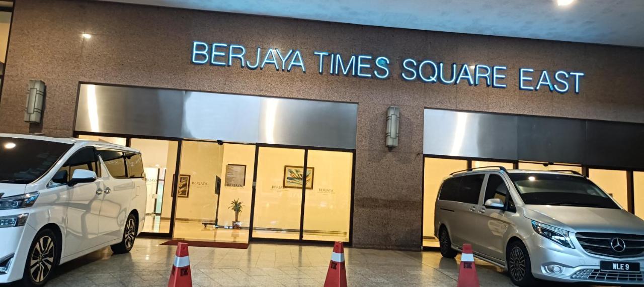 Plaza Apartment At Berjaya Times Square Kl Куала Лумпур Екстериор снимка